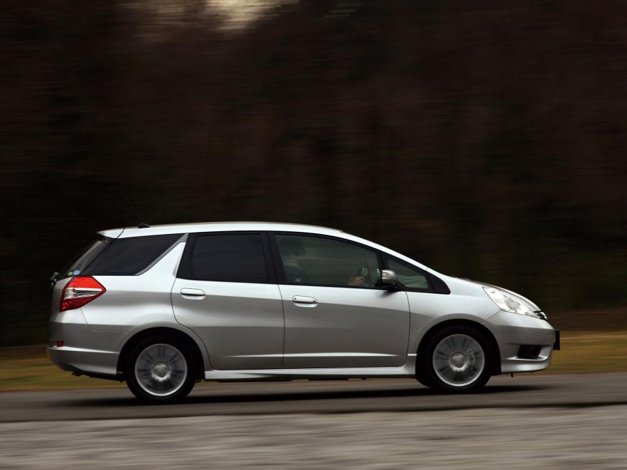  Honda Fit Shuttle 2011 года  (фото 6 из 10)